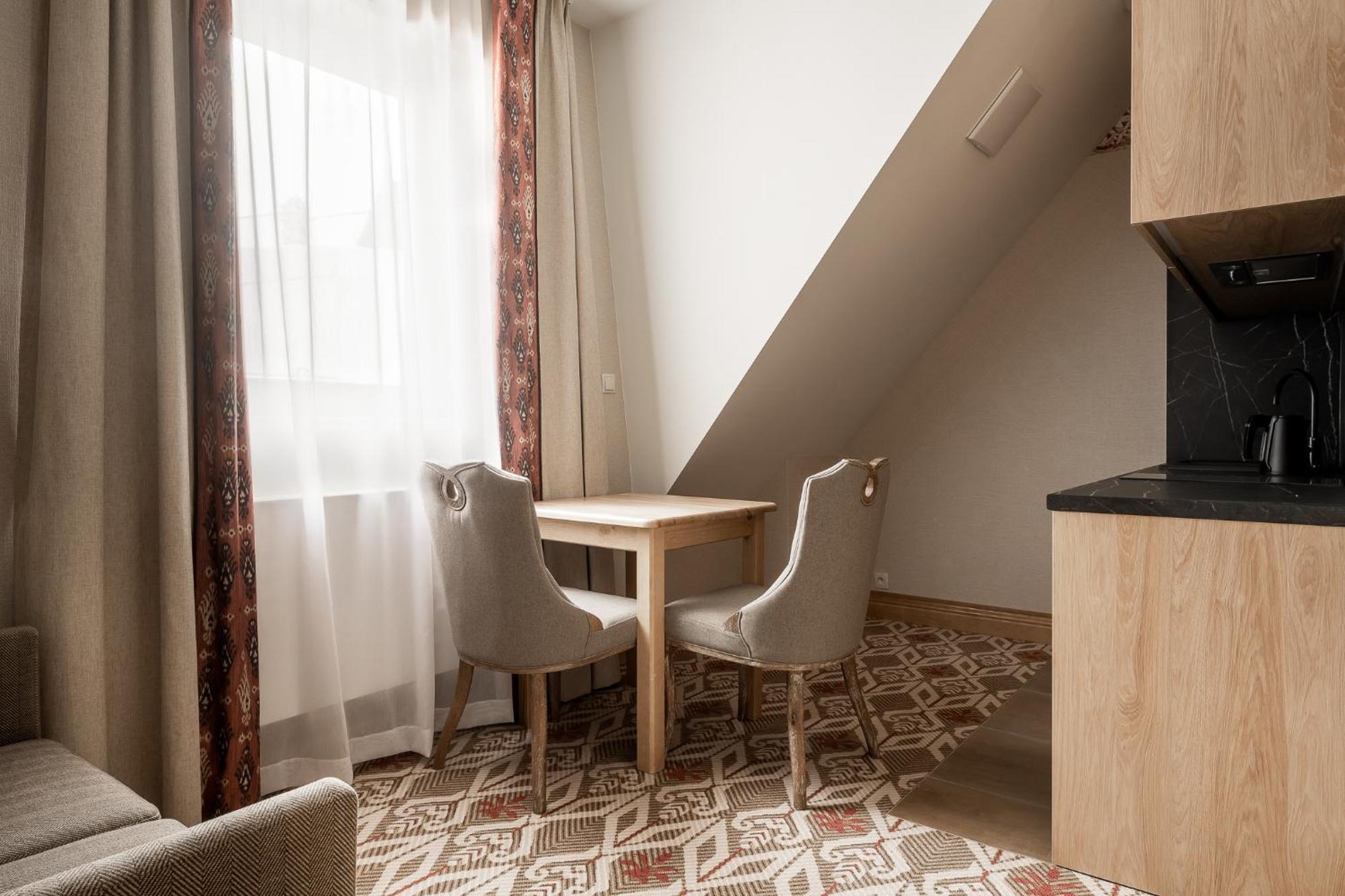 בוקוווינה טטז'אנסקה Apartamenty Aries Residence Bukowina מראה חיצוני תמונה